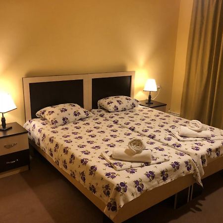 Bloor Hotel Yerevan Bagian luar foto