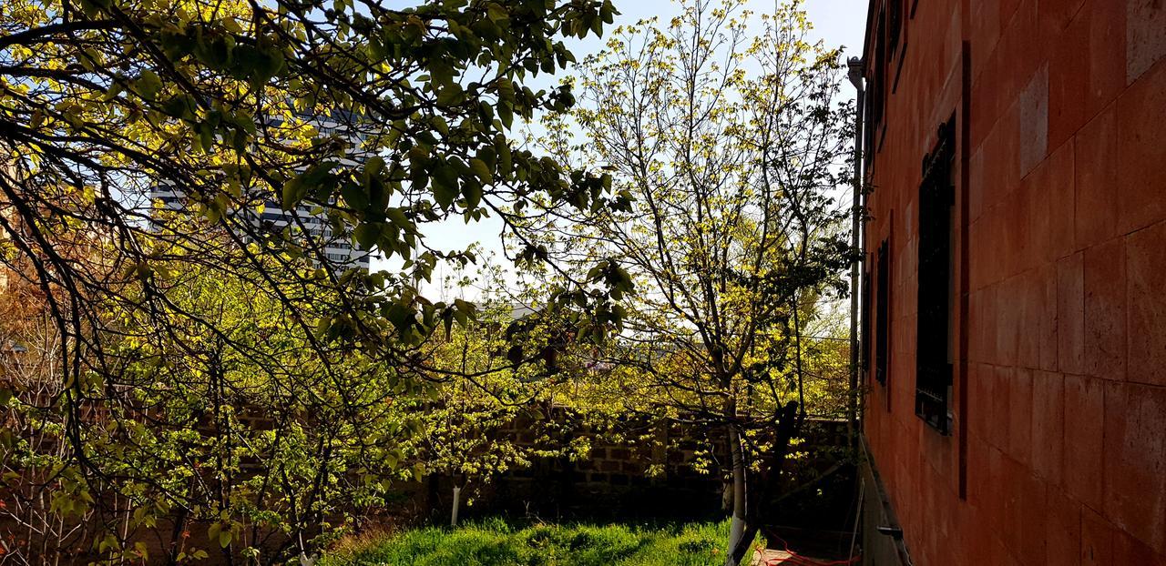 Bloor Hotel Yerevan Bagian luar foto