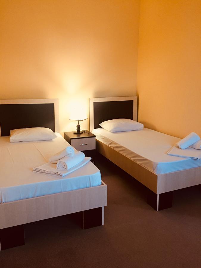 Bloor Hotel Yerevan Bagian luar foto