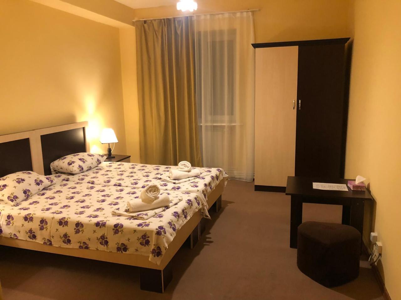 Bloor Hotel Yerevan Bagian luar foto