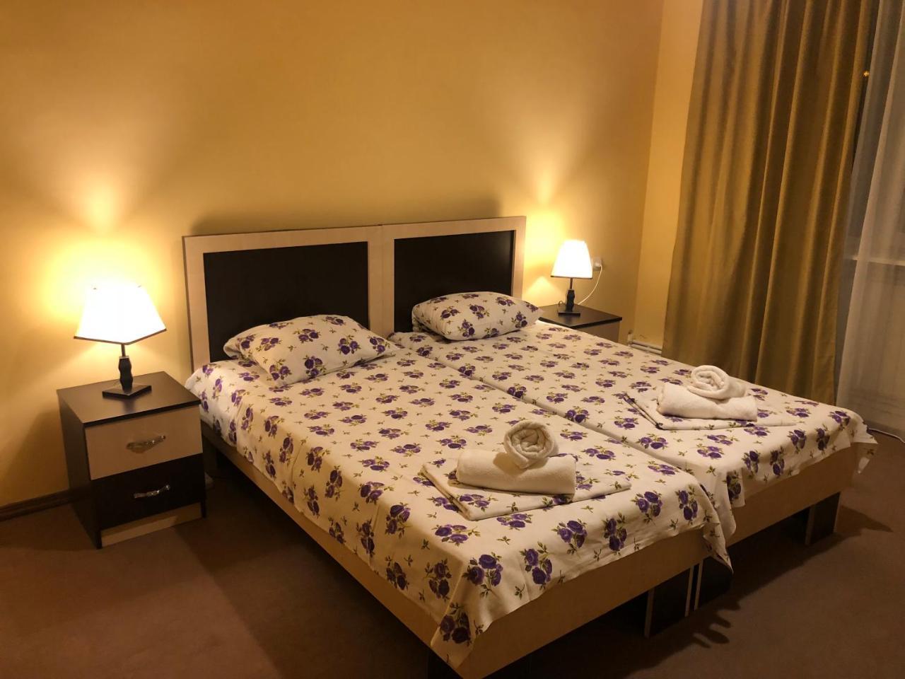 Bloor Hotel Yerevan Bagian luar foto